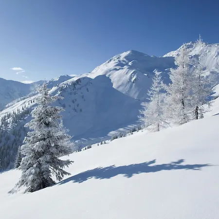 Attractive In Kaltenbach On The Ski-slope アパート