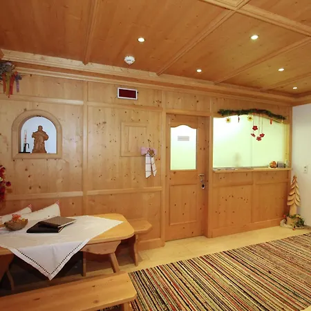 Attractive In Kaltenbach On The Slope Apartman Stumm