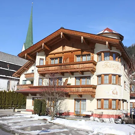 Attractive In Kaltenbach On The Slope Apartman *