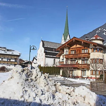 아파트 Attractive In Kaltenbach On The Ski-slope